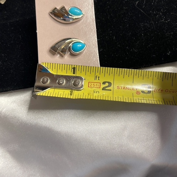 Avon-1990-Vintage Swirled Accent Earrings silver/ Turquoise - Picture 5 of 6